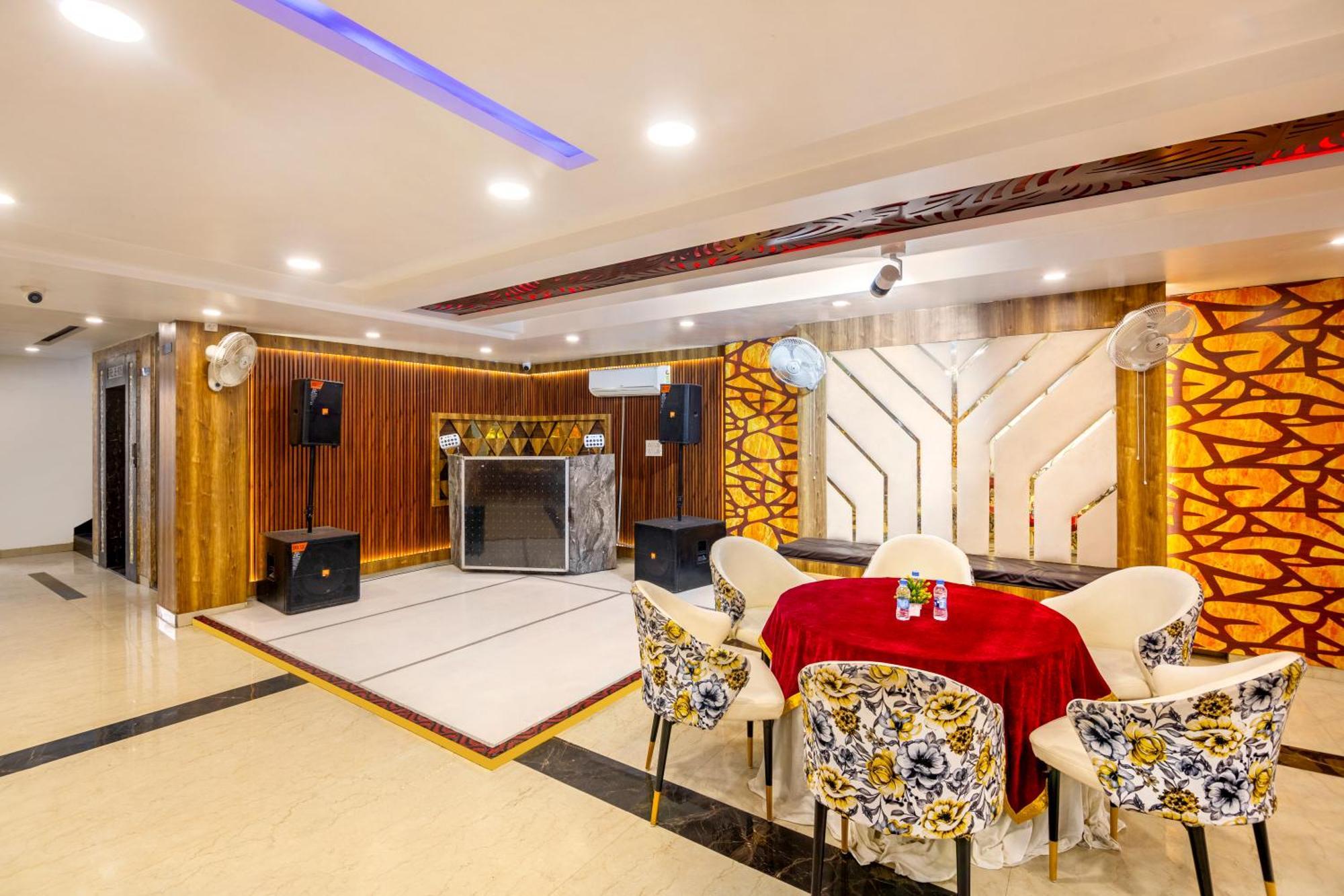 Shree Jee Hotel - Nit Faridabad Exteriör bild