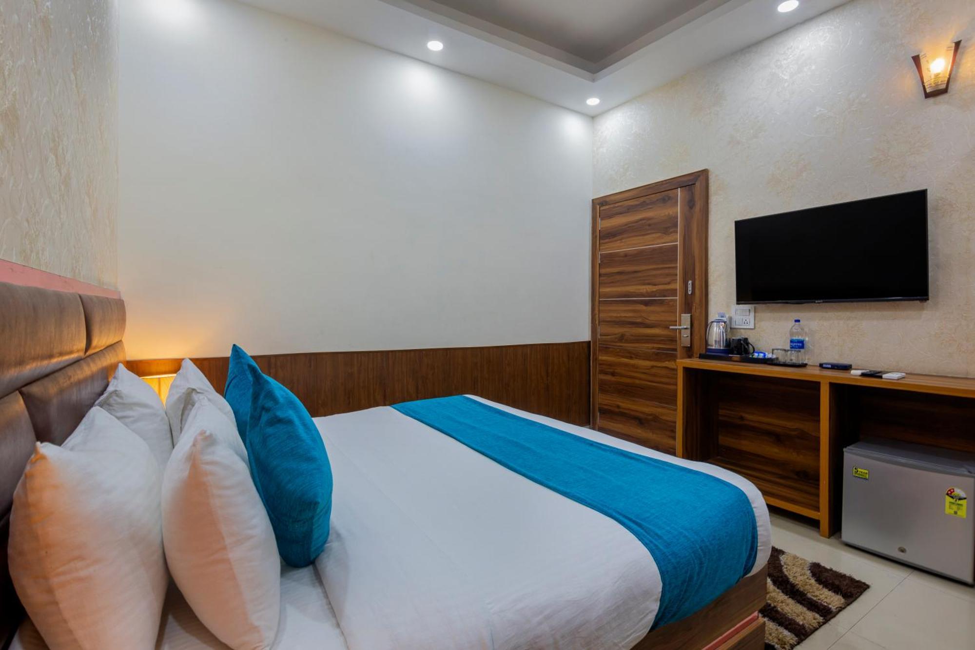 Shree Jee Hotel - Nit Faridabad Exteriör bild